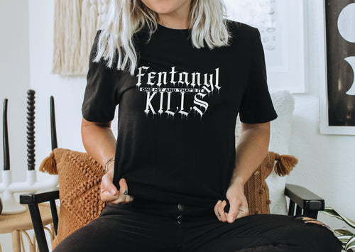 Fentanyl KILLS - One Hit and That's It Unisex Women's Softstyle T-Shirt